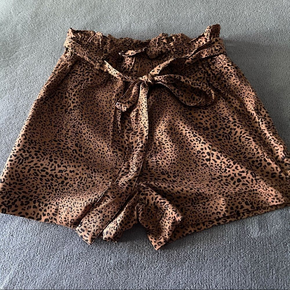 NWT thread and supply paperbag lepord shorts size xs